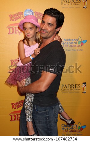 LOS ANGELES - JUL 12:  Gilles Marini and daughter arrives at 'Dragons' presented by Ringling Bros. & Barnum & Bailey Circus at Staples Center on July 12, 2012 in Los Angeles, CA