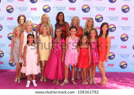 LOS ANGELES - JUL 22:  Dance Moms Cast arriving at the 2012 Teen Choice Awards at Gibson Ampitheatre on July 22, 2012 in Los Angeles, CA