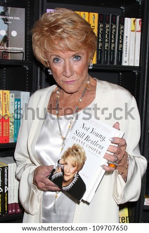 LOS ANGELES - AUG 7:  Jeanne Cooper at a Book Signing of \