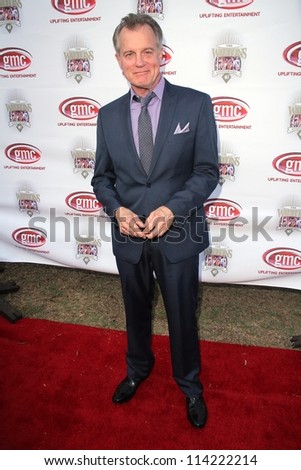 LOS ANGELES - SEP 29:  Stephen Collins arrives at the 40th Anniversary of \