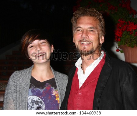 LOS ANGELES - APR 4:  Hana Loggins, Kenny Loggins attends the gala fundraiser for the romantic comedy, \