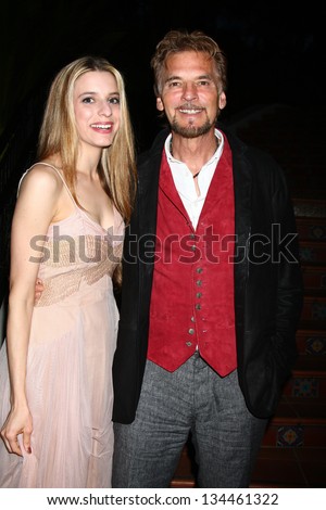 LOS ANGELES - APR 4:  Natasha Kaye, Kenny Loggins attends the gala fundraiser for the romantic comedy, \