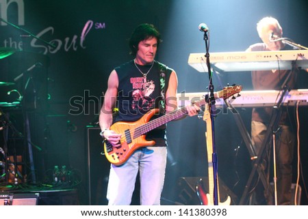 LOS ANGELES - JUN 3:  Ronn Moss at the Player Concert celebrating Devin DeVasquez 50th Birthday to benefit Shelter Hope Pet Shop at the Canyon Club on June 3, 2013 in Agoura, CA