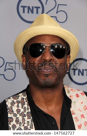 LOS ANGELES - JUL 24:  LeVar Burton arrives at TNT\'s 25th Anniversary Party at the Beverly Hilton Hotel on July 24, 2013 in Beverly Hills, CA