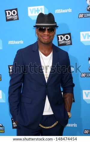 LOS ANGELES - JUL 31:  Ne-Yo arrives at the 2013 Do Something Awards at the Avalon on July 31, 2013 in Los Angeles, CA