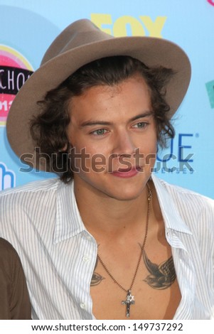 LOS ANGELES - AUG 11:  Harry Styles at the 2013 Teen Choice Awards at the Gibson Ampitheater Universal on August 11, 2013 in Los Angeles, CA