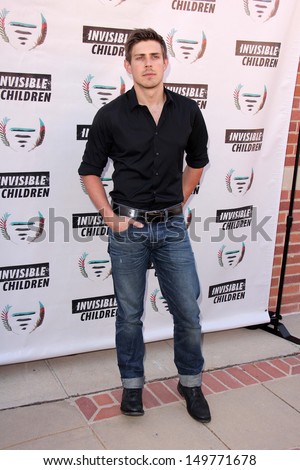 LOS ANGELES - AUG 10:  Chris Lowell at the Invisible Children Fourth Estate\'s Founders Party at the UCLA on August 10, 2013 in Westwood, CA