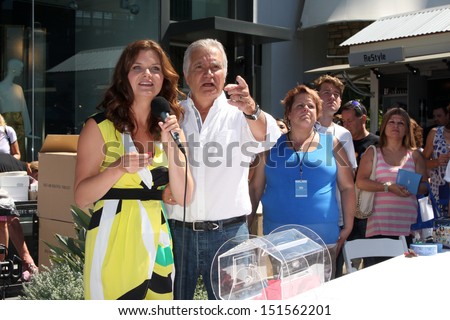 LOS ANGELES - AUG 23:  Heather Tom, John McCook at the Bold and Beautiful Fan Meet and Greet at the Farmers Market on August 23, 2013 in Los Angeles, CA