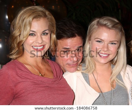 LOS ANGELES - MAR 25:  Jessica Collins, Kelli Goss, Hunter King, Max Erlich at the Young and Restless 41st Anniversary Cake at CBS Television City on March 25, 2014 in Los Angeles, CA