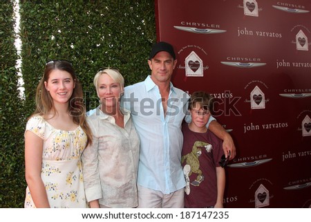 LOS ANGELES - APR 13:  Christopher Meloni at the John Varvatos 11th Annual Stuart House Benefit at  John Varvatos Boutique on April 13, 2014 in West Hollywood, CA