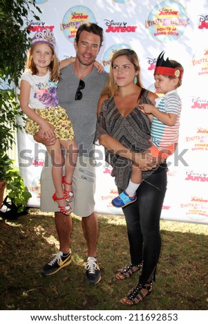 LOS ANGELES - AUG 16:  Scott Foley at the Disney Junior\'s Pirate and Princess: Power of Doing Good at Avalon on August 16, 2014 in Los Angeles, CA