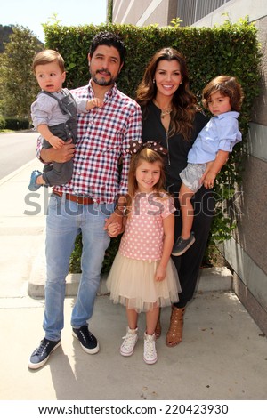 LOS ANGELES - SEP 28:  Alejandro Gomez Monteverde, Ali Landry, family at the 3rd Annual Red CARpet Safety at Skirball Center on September 28, 2014 in Los Angeles, CA