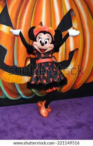 LOS ANGELES - OCT 1:  Minnie Mouse at the VIP Disney Halloween Event at Disney Consumer Product Pop Up Store on October 1, 2014 in Glendale, CA