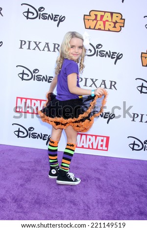 LOS ANGELES - OCT 1:  McKenna Grace at the VIP Disney Halloween Event at Disney Consumer Product Pop Up Store on October 1, 2014 in Glendale, CA