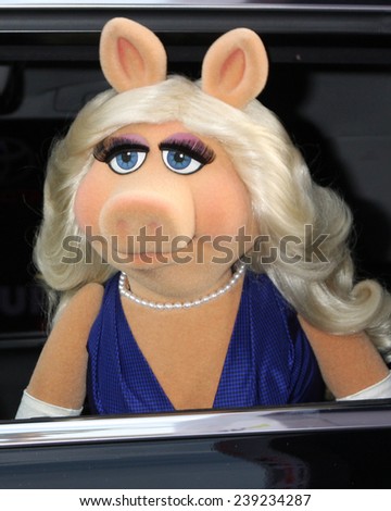 LOS ANGELES - MAR 11:  Miss Piggy at the \