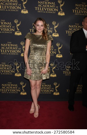 LOS ANGELES - FEB 24:  Hunter King at the Daytime Emmy Creative Arts Awards 2015 at the Universal Hilton Hotel on April 24, 2015 in Los Angeles, CA