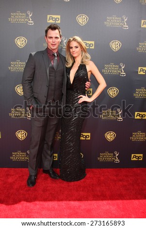 LOS ANGELES - APR 26:  Darin Brooks, Kelly Kruger at the 2015 Daytime Emmy Awards at the Warner Brothers Studio Lot on April 26, 2015 in Burbank, CA
