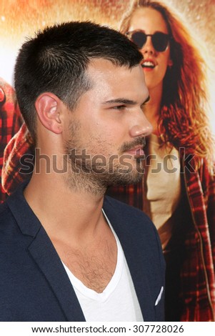 LOS ANGELES - AUG 18:  Taylor Lautner at the \