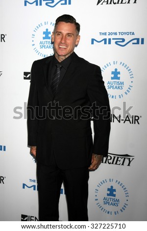 LOS ANGELES - OCT 8:  Carey Hart at the Autism Speaks Celebrity Chef Gala at the Barker Hanger on October 8, 2015 in Santa Monica, CA