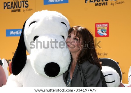LOS ANGELES - NOV 1:  Snoopy, Kate Linder at the \