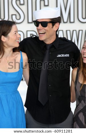 LOS ANGELES - SEP 12:  Johnny Knoxville arrives at the 2010 MTV Video Music Awards  at Nokia - LA Live on September 12, 2010 in Los Angeles, CA