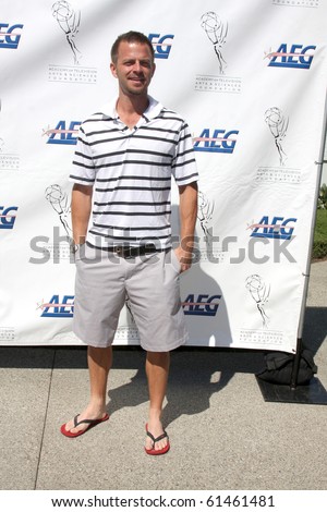 LOS ANGELES - SEP 20:  Carmine Giovinazzo arrives at the ATAS Golf Tournament 2010 at Private Golf Club on September 20, 2010 in Toluca Lake, CA