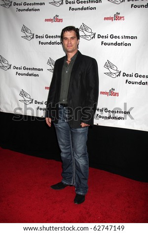 LOS ANGELES - OCT 9:  Rick Hearst arrives at the \