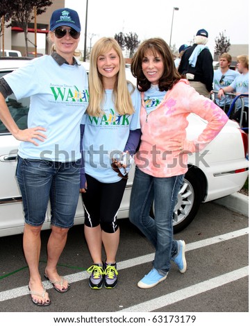 LOS ANGELES - OCT 16:  Eileen Davison, Marcy Rylan, Kate Linder at the Habitat for Humanity\'s  \