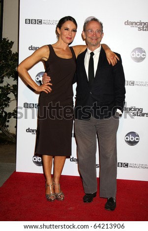 LOS ANGELES - NOV 1:  Jennifer Grey, Joel Grey arrive at the Dancing With The Stars 200th Show Party at Boulevard3 on November 1, 2010 in Los Angeles, CA