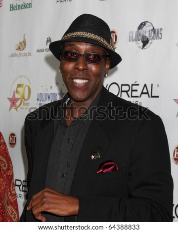 LOS ANGELES - NOV 3:  Arsenio Hall arrives at the Hollywood Walk of Fame 50th Anniversary Celebration at Hollywood & Highland on November 3, 2010 in Los Angeles, CA