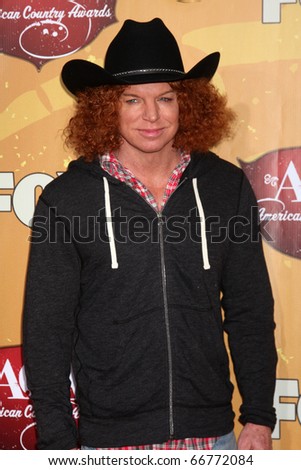 LAS VEGAS - DEC 6: Carrot Top arrives at the 2010 American Country Awards at MGM Grand Garden Arena on December 6, 2010 in Las Vegas, NV.