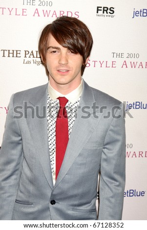 LOS ANGELES - DEC 12:  Drake Bell arrives at the 2010 Hollywood Style Awards at Billy Wilder Theater at the Hammer Museum on December 12, 2010 in Westwood, CA.