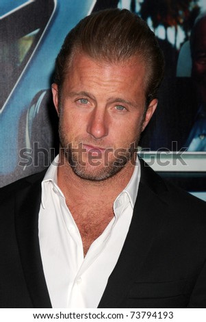 LOS ANGELES - MAR 22:  Scott Caan arrives at the HBO's 