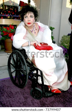 LOS ANGELES - NOV 1:  Elizabeth Taylor arrives at the Product Launch party for \