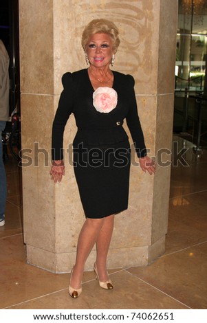 LOS ANGELES - MAR 27:  Mitzi Gaynor arriving at the 25th Annual Professional Dancers Society Gypsy Awards at Beverly Hilton Hotel on March 27, 2011 in Beverly Hills, CA