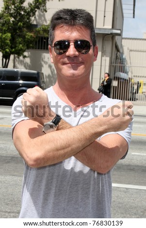 LOS ANGELES - MAY 8:  Simon Cowell, one of the talent judges,  arriving at the 