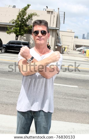 LOS ANGELES - MAY 8:  Simon Cowell, one of the talent judges,  arriving at the \