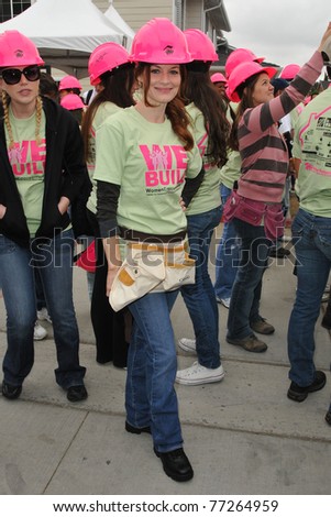 LOS ANGELES - MAY 14: Laura Leighton at the Habitat for Humanity Women\'s Empowerment Build at Carl Street on May 14, 2011 in Pacoima, CA