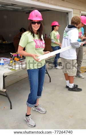 LOS ANGELES - MAY 14: Hunter Tylo at the Habitat for Humanity Women\'s Empowerment Build at Carl Street on May 14, 2011 in Pacoima, CA