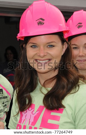 LOS ANGELES - MAY 14:  Heather Tom at the Habitat for Humanity Women's Empowerment Build at Carl Street on May 14, 2011 in Pacoima, CA