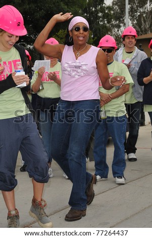 LOS ANGELES - MAY 14:  Dawnn Lewis at the Habitat for Humanity Women\'s Empowerment Build at Carl Street on May 14, 2011 in Pacoima, CA