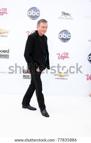 LAS VEGAS - MAY 22:  Neil Diamond arriving at the 2011 Billboard Music Awards at MGM Grand Garden Arena on May 22, 2010 in Las Vegas, NV.