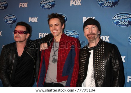 LOS ANGELES - MAY 25:  Bono, Reeve Carney, The Edge. in the 2011 American Idol FInale Press Room at Nokia at LA Live on May 25, 2011 in Los Angeles, CA