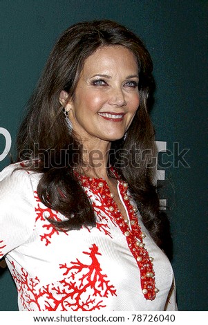 LOS ANGELES - JUN 6:  Lynda Carter at an in-store event promoting her album \