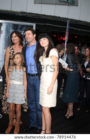 LOS ANGELES - JUN 8:  Kyle Chandler & Family arriving at the \