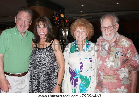 LAS VEGAS - JUN 18:  Ron & Kate Linder, with her Parents in the hotel lobby  at Hilton Hotel on June 18, 2010 in Las Vegas, NV.