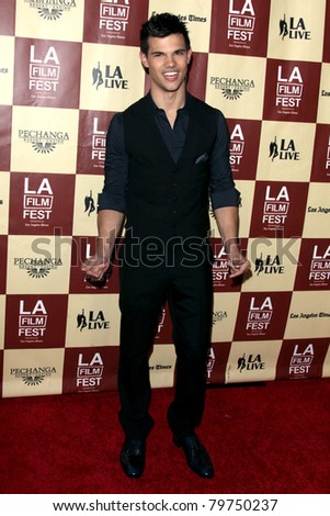LOS ANGELES - JUN 21:  Taylor Lautner arrives at \