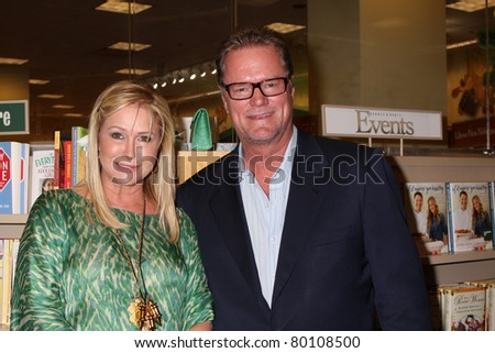 LOS ANGELES - JUN 28:  Kathy Hilton, Rick Hilton at the Book Signing for \