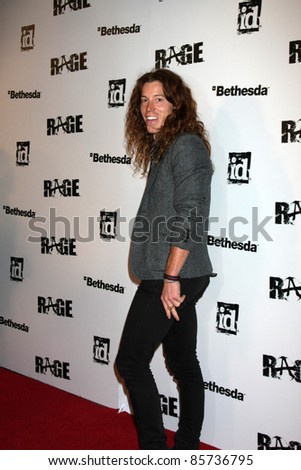 LOS ANGELES - SEPT 30:  Shawn White arriving at  the RAGE Game Launch at the Chinatown\'s Historical Central Plaza on September 30, 2011 in Los Angeles, CA