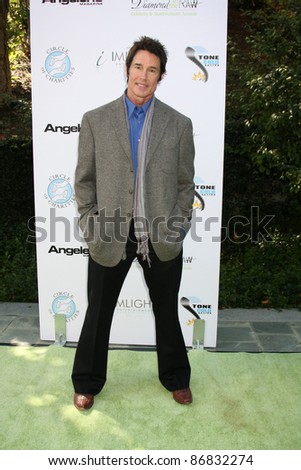 LOS ANGELES - OCT 16:  Ronn Moss arriving at the 2011 Stuntwomen Awards at the Skirball Cultural Center on October 16, 2011 in Los Angeles, CA